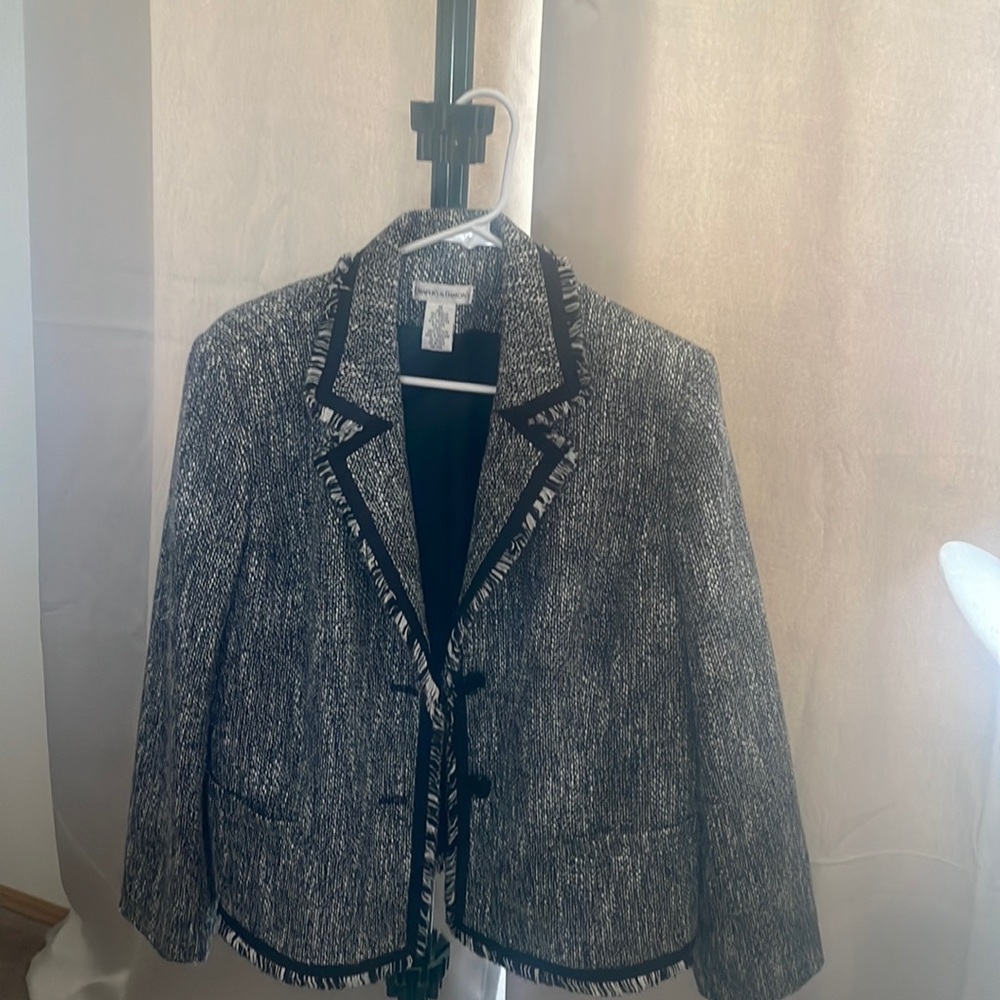 Open Front Draper’s and Damon’s jacket size 14